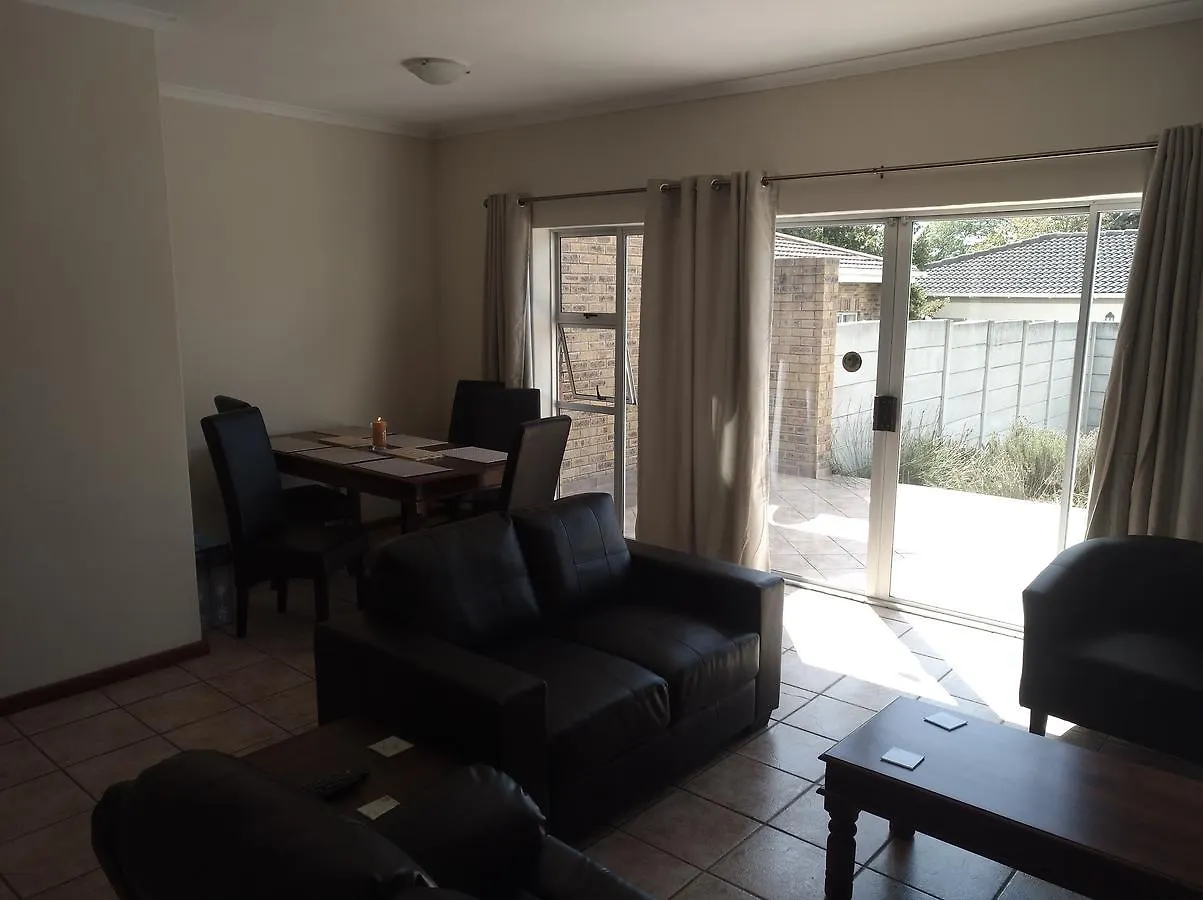 Getaway Self-Catering Tyger Valley Durbanville 0*,